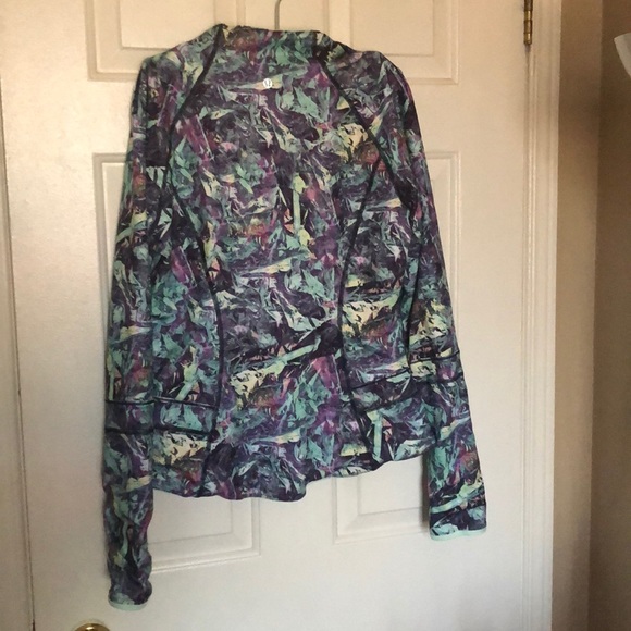 Lululemon reversible jacket - Picture 2 of 8